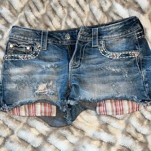 Women’s Miss Me Shorts ~ Size 27